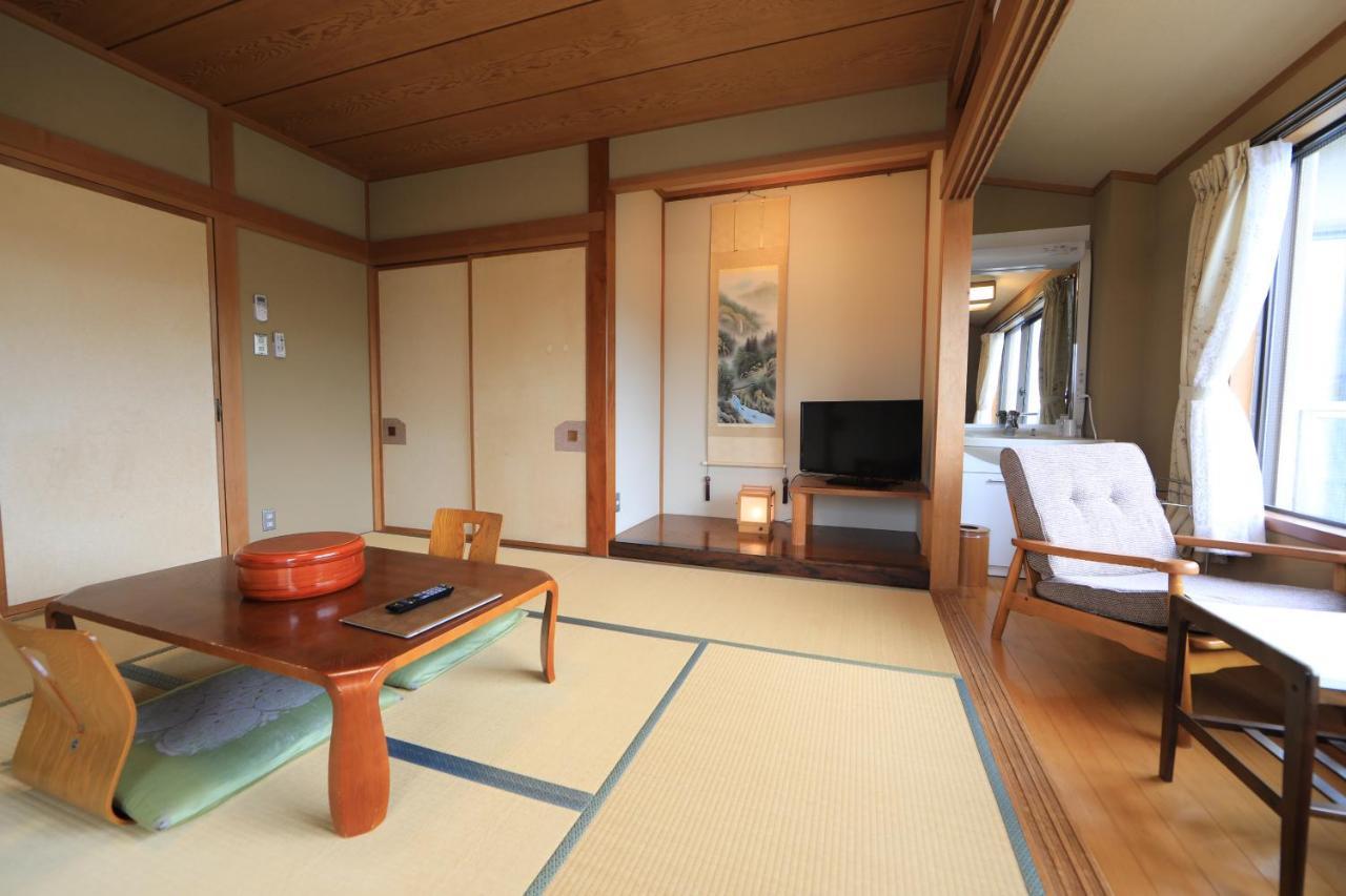 Raku Hotel Hakone Buitenkant foto